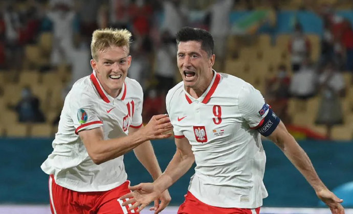 包含瑞典逆转丹麦,莱万扛起全队的词条 包含瑞典逆转丹麦,莱万扛起全队的词条