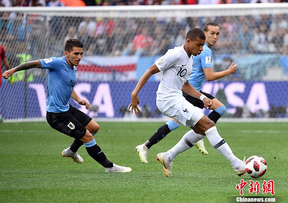 雷火电竞-乌拉圭横扫法国，加维惊艳四座