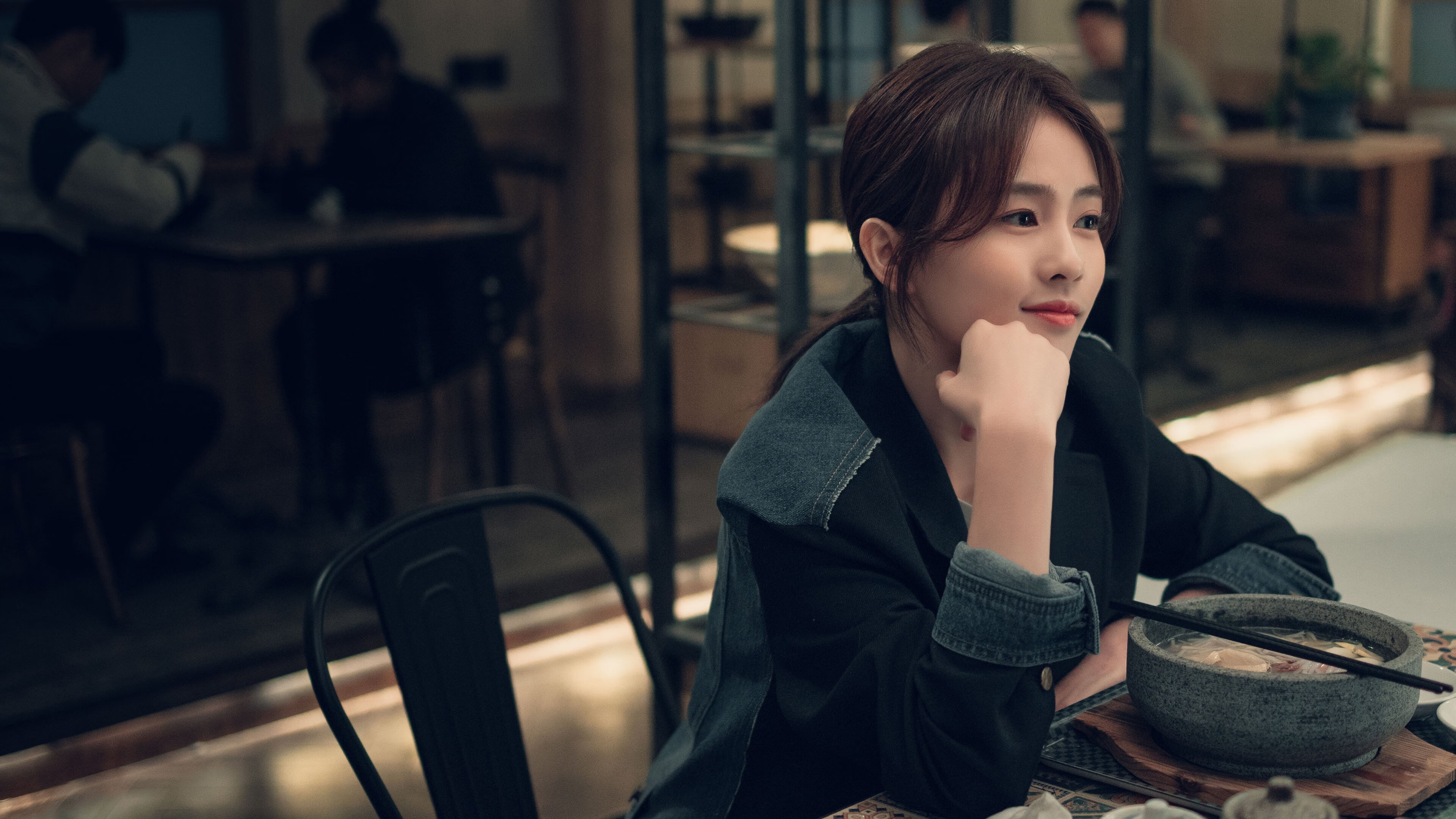 公牛铁蹄踏碎南海岸，马克西一剑封喉定江山