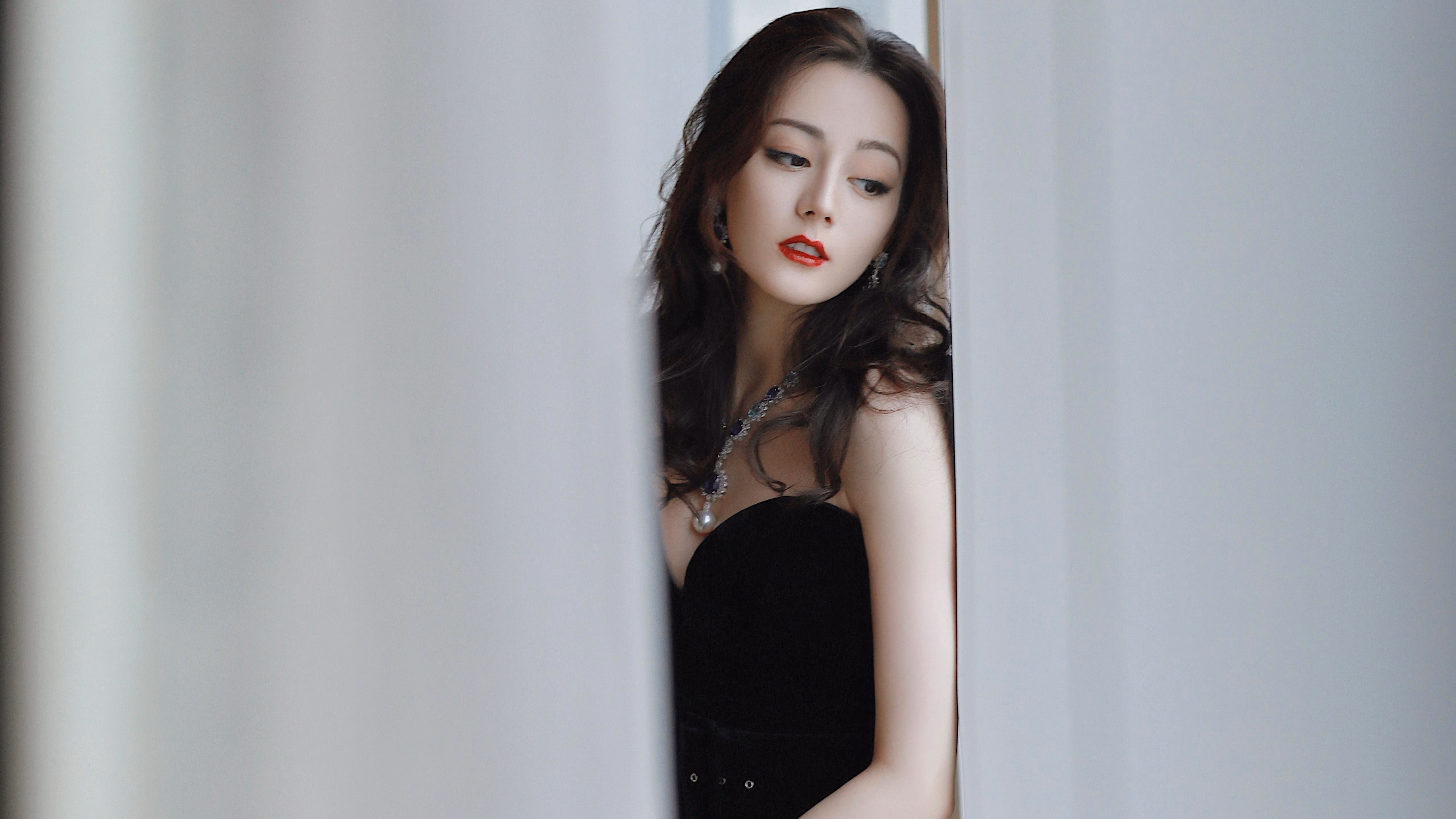 黑豹踏碎斑马军，当达喀尔的闪电撕裂都灵的冬夜，佩德里在废墟上绣出王冠